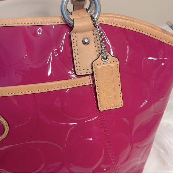 Coach Signature Stripe Embossed Patent Pocket Tote in Pink - Picture 5 of 12